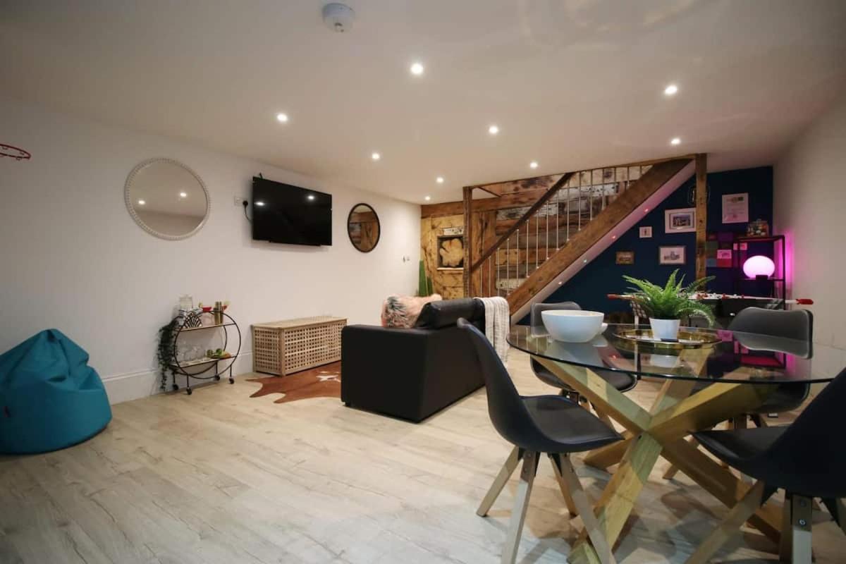 Exquisite Clifton Gem - Football Table Bristol Exterior photo